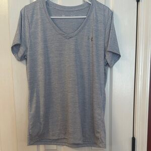 Under Armour women’s Heather Gray V-Neck Tee